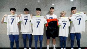 2-ตำนานเกาหลี-มาเจอกัน-–-ซน-ฮึงมิน-แลกเสื้อ-faker-นักกีฬาอีสปอร์ตดังโสมขาว